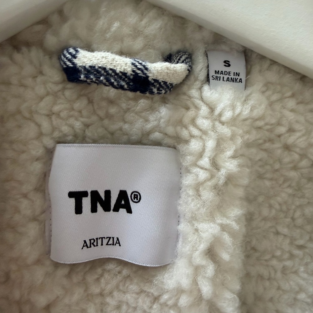 Aritzia Riff Shirt Jacket - Picture 2 of 5
